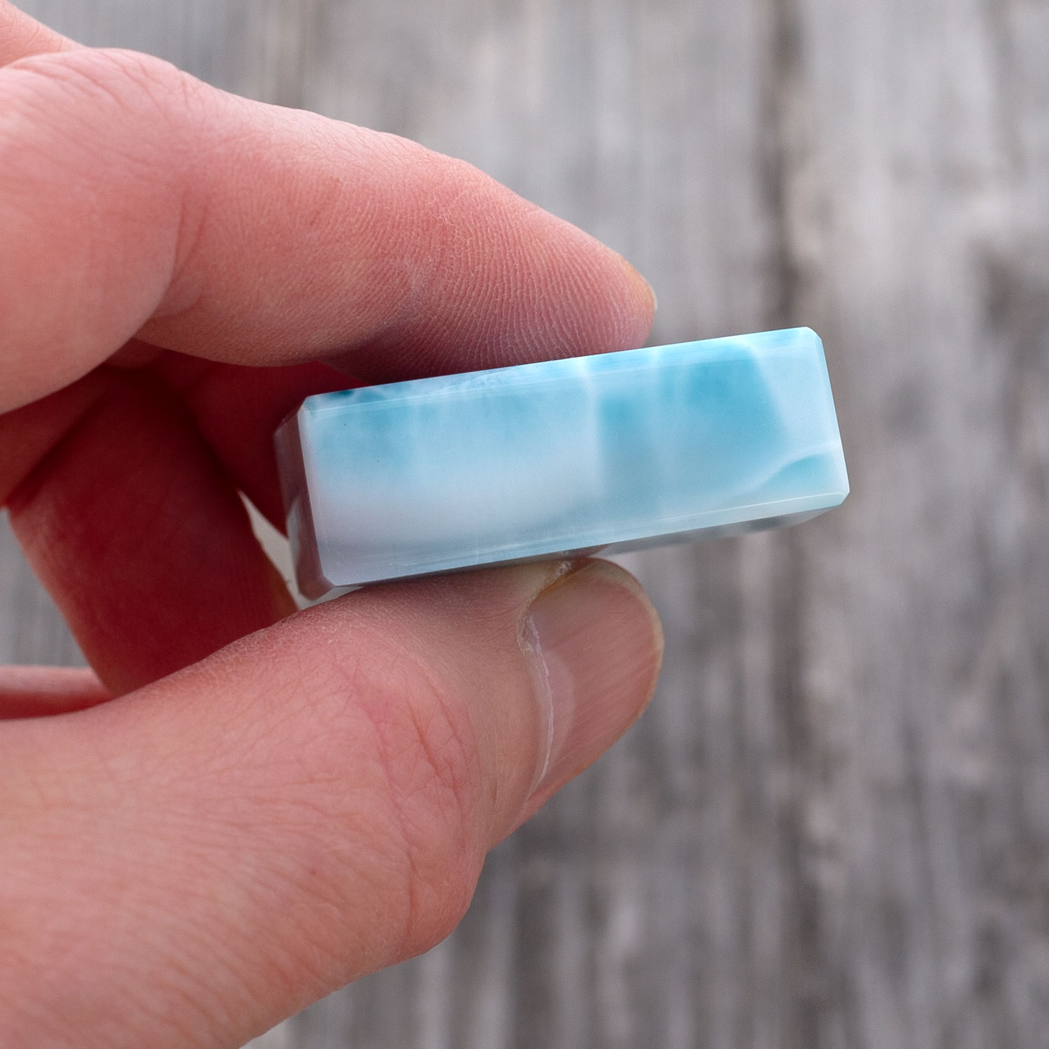 Larimar Cabochon / Fancy Cut 32x22x11,5mm kantige Rechteckform turtle pattern AAA+ matrixfrei Sammlerstück