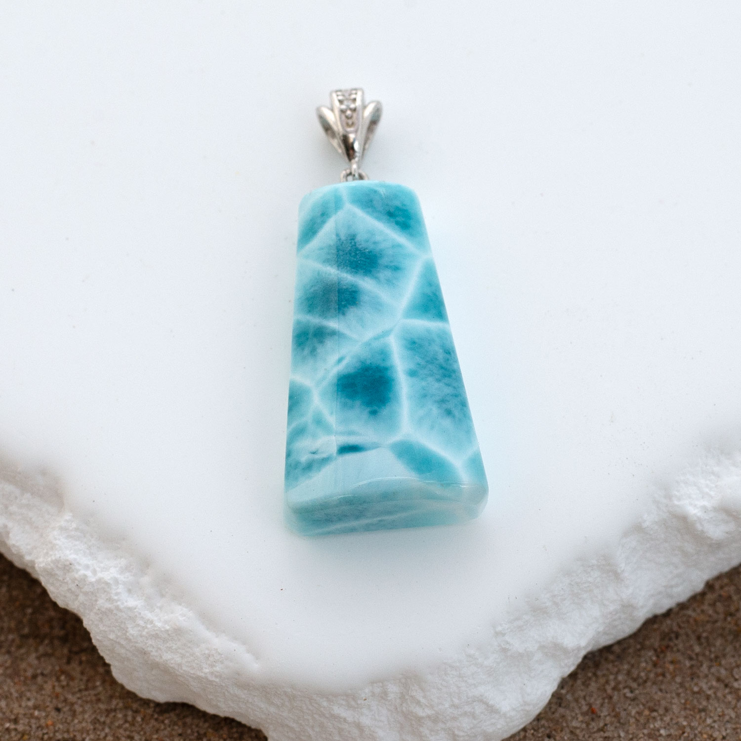 Larimar Anhänger 26x14x8mm trapezförmig AAA+ matrixfrei