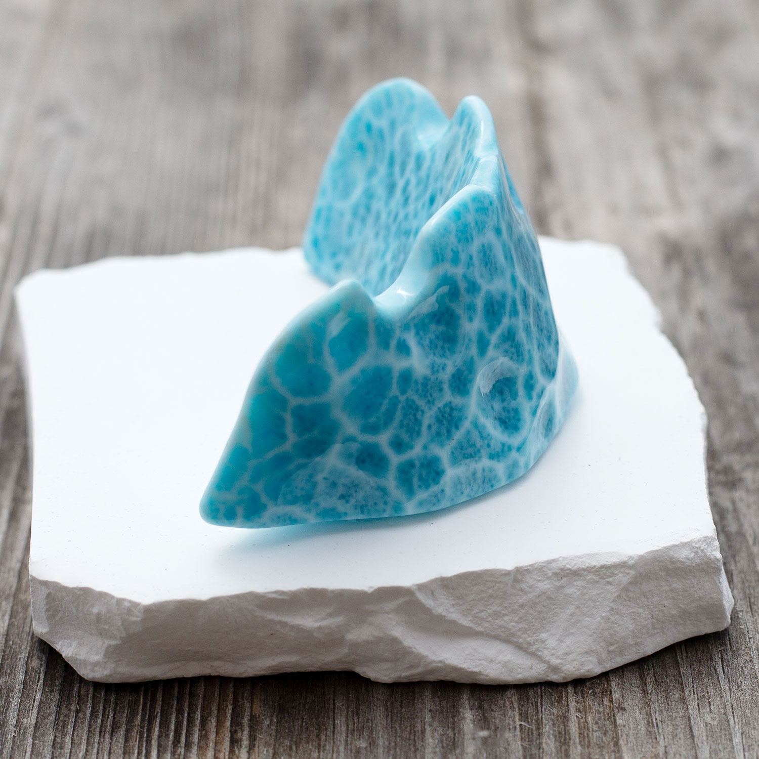 Larimar Freiform Krone ca.79x42x28mm AAA+ matrixfrei turtle pattern Rarität Sammlerstück