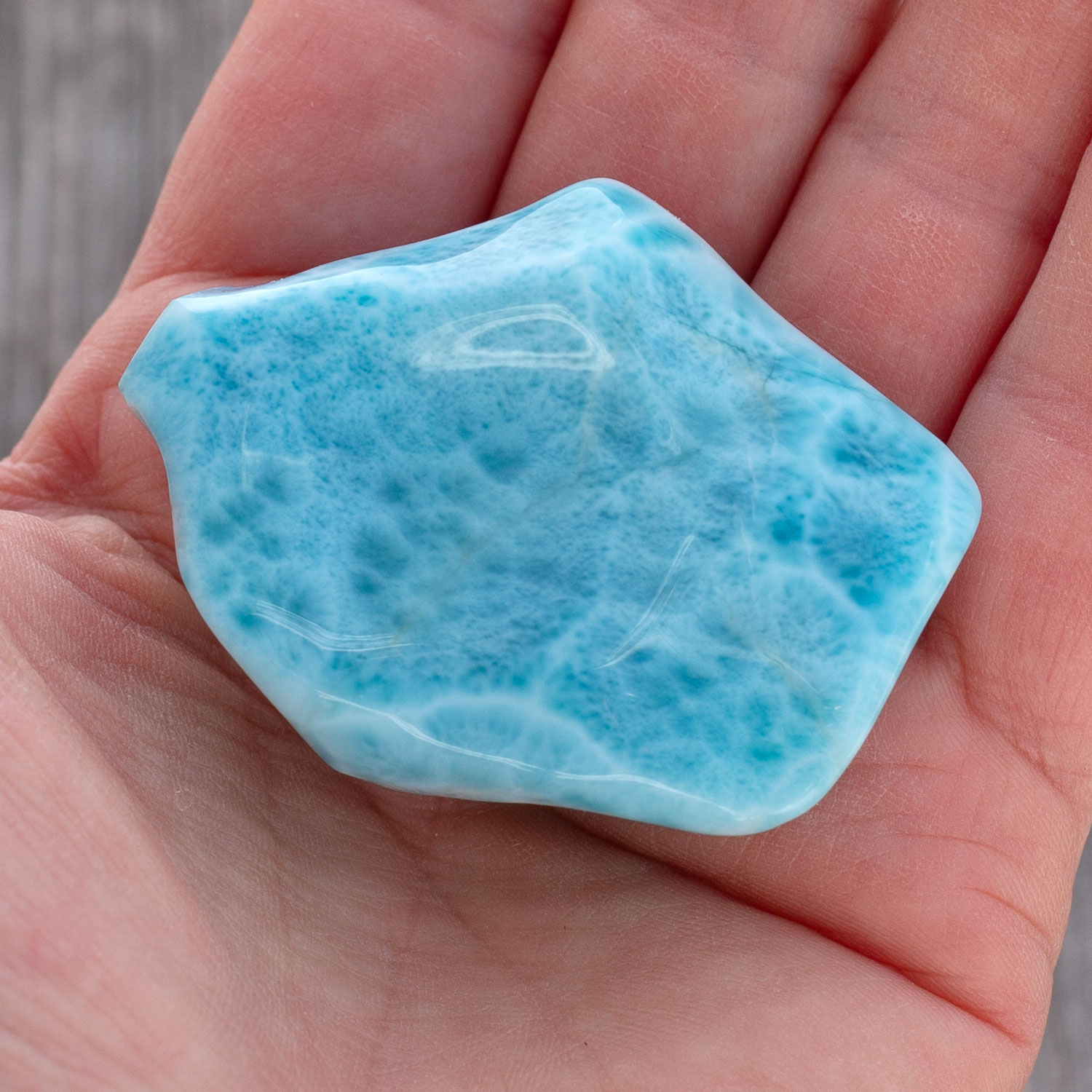 Larimar Freiform ca. 51x39x21mm AAA+ matrixfrei oceanblau Sammlerstück