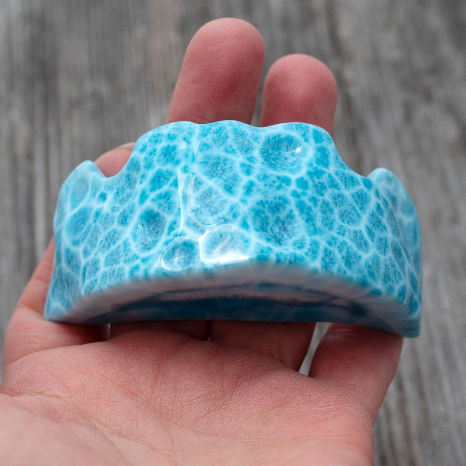 Larimar Freiform Krone ca.79x42x28mm AAA+ matrixfrei turtle pattern Rarität Sammlerstück