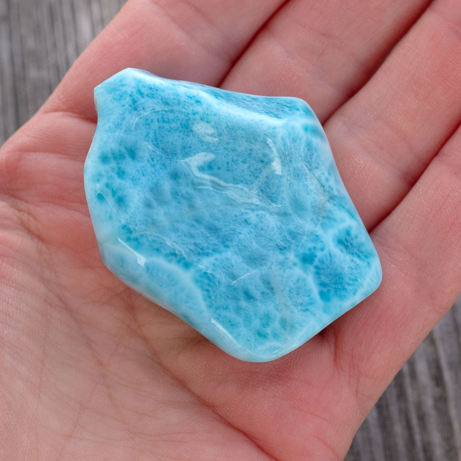 Larimar Freiform ca. 51x39x21mm AAA+ matrixfrei oceanblau Sammlerstück
