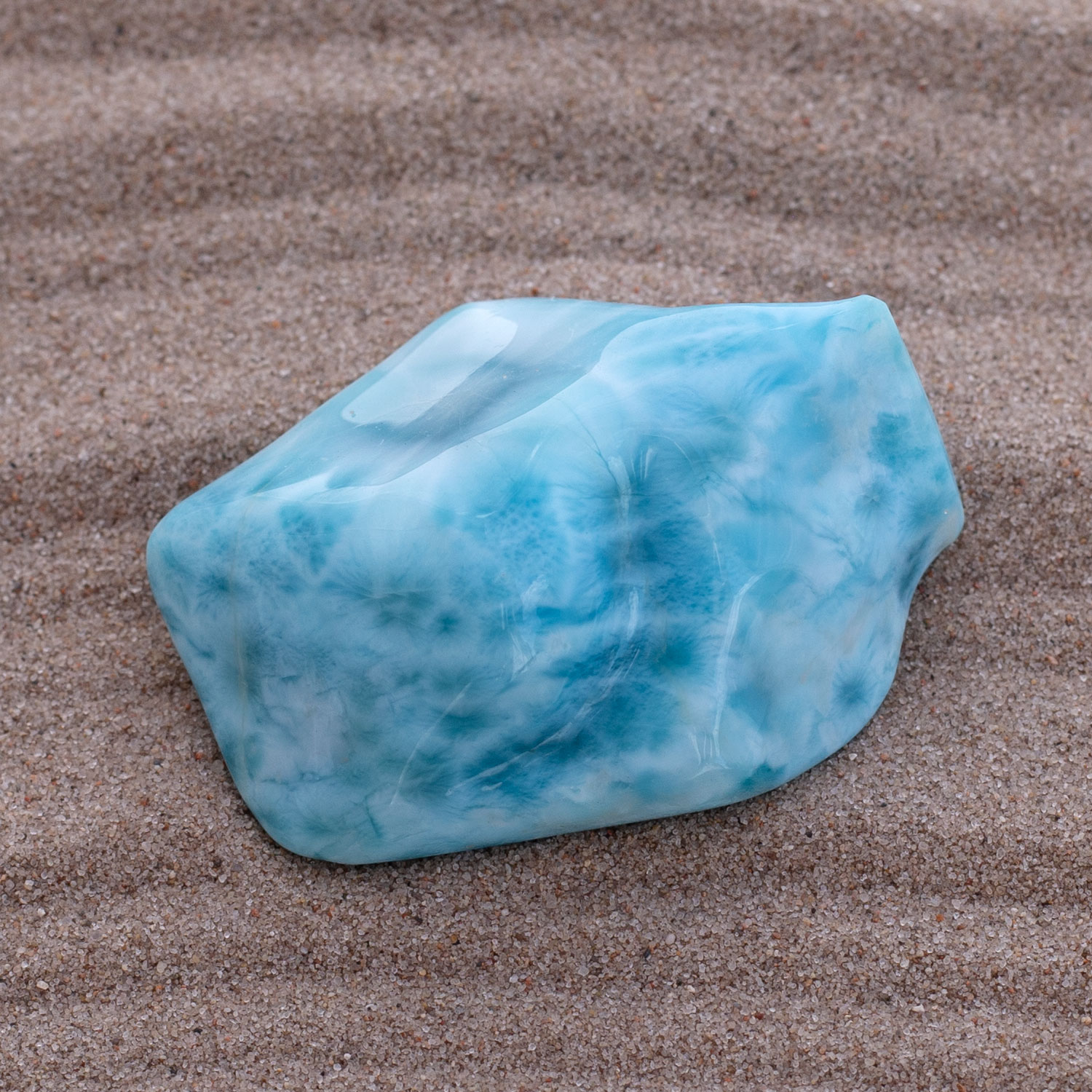 Larimar Freiform ca. 51x39x21mm AAA+ matrixfrei oceanblau Sammlerstück
