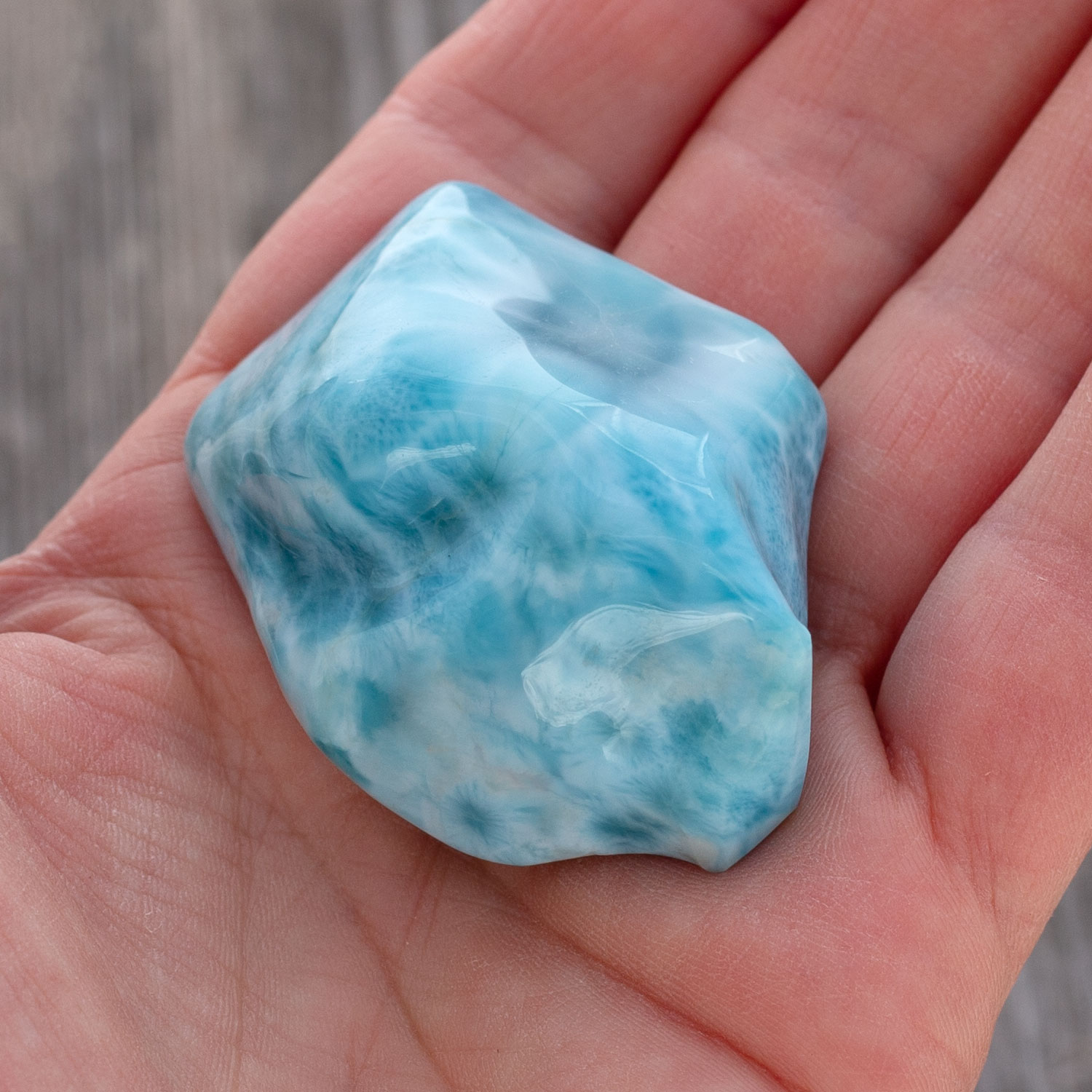 Larimar Freiform ca. 51x39x21mm AAA+ matrixfrei oceanblau Sammlerstück