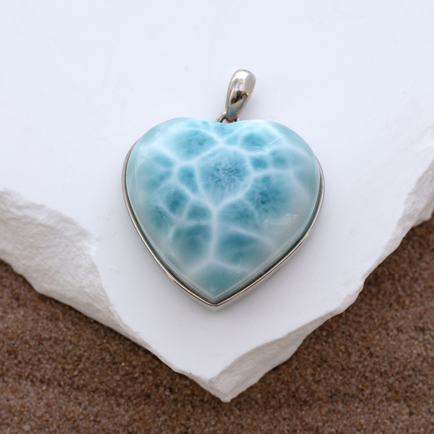 Larimar Anhänger 26x24x13mm herzförmig hellblau AAA1 matrixfrei turtle pattern