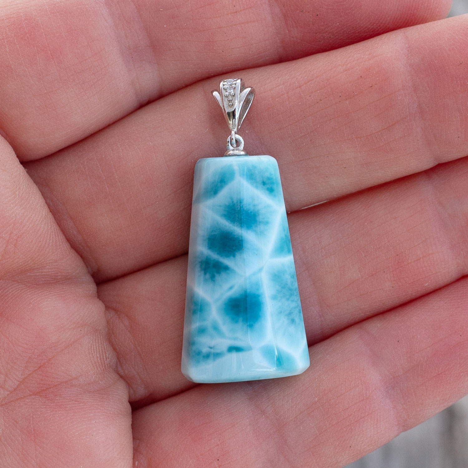 Larimar Anhänger 26x14x8mm trapezförmig AAA+ matrixfrei